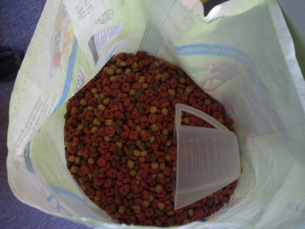 Un sac de nourriture sèche