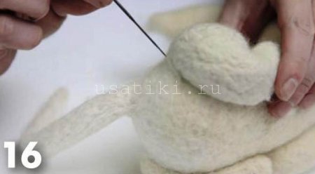 feutrage d'un chat en laine