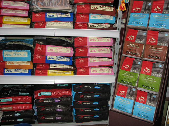 Assortiment d'Acana et d'Orijen