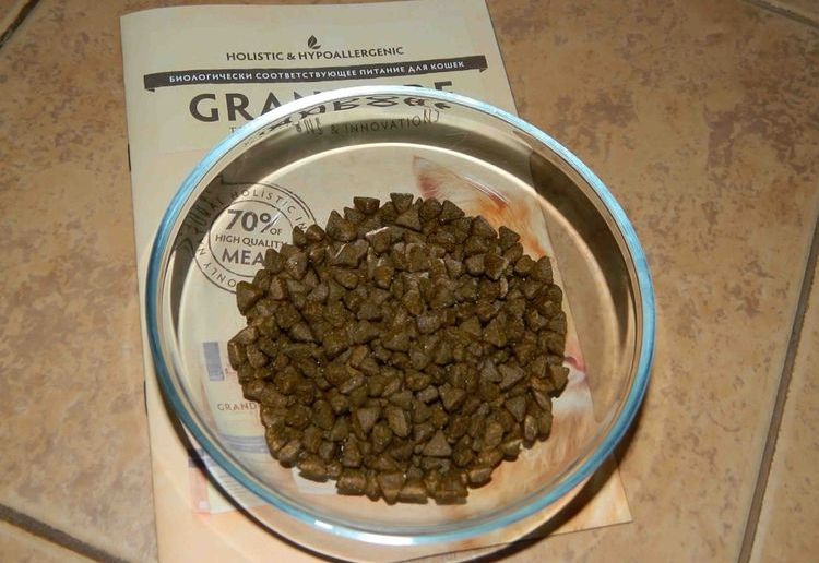 Croquettes Grandorf dans un bol