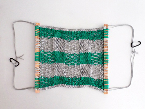 Hamac en osier sur un cadre