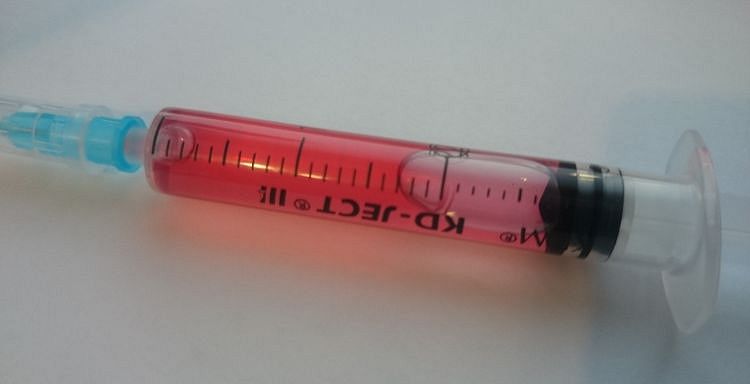 Solution de Gamavit dans une seringue