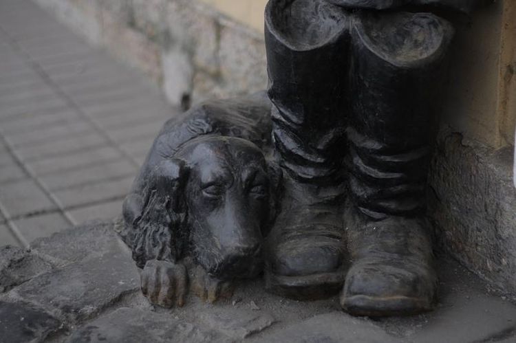Monument à MuMu (Saint-Pétersbourg)