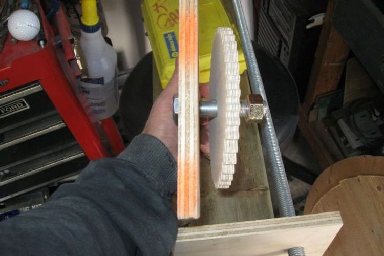 Roue d'exercice pour chat à faire soi-même