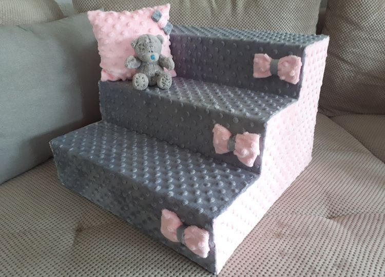 échelle pour chiens de petites races : que choisir ? Types d'échelles pour chiens de petite race